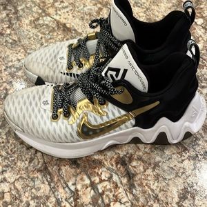 Nike Men’s Basketball Shoes (Giannis)